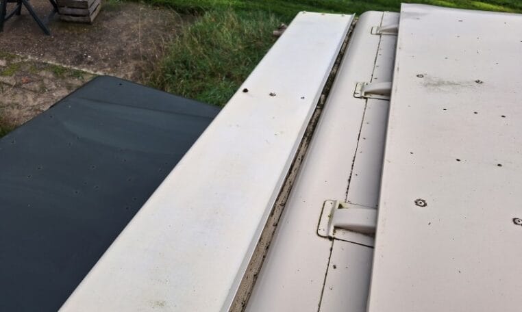 Land Rover Defender 88 Donkergroen Met Groen Stof 21000 Km 0