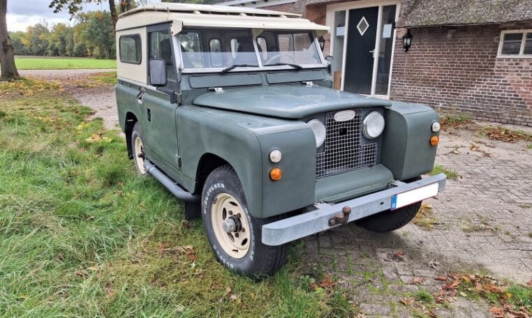 Land Rover Defender 88 Donkergroen Met Groen Stof 21000 Km 0