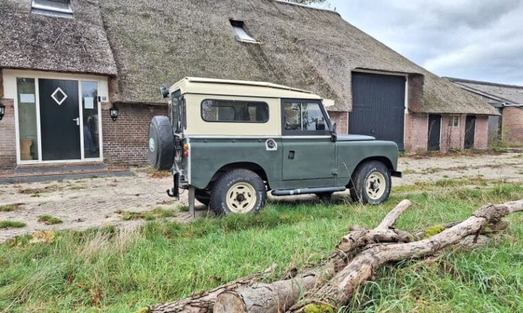 Land Rover Defender 88 Donkergroen Met Groen Stof 21000 Km 0