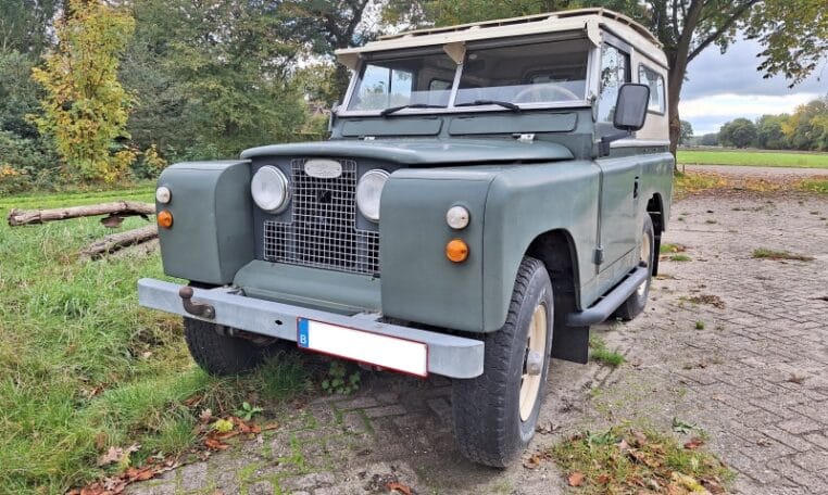 Land Rover Defender 88 Donkergroen Met Groen Stof 21000 Km 0
