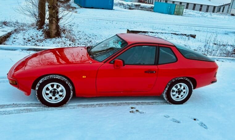 Porsche 924 Coupe Rood Met Zwart Stoffen Interieur 0