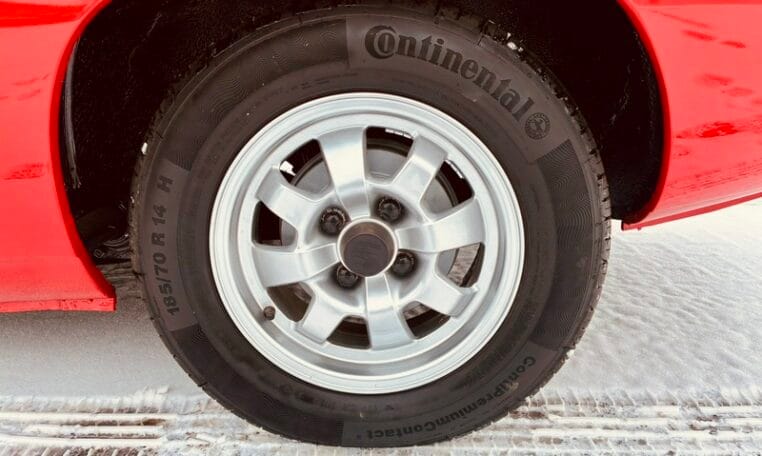 Porsche 924 Coupe Rood Met Zwart Stoffen Interieur 0