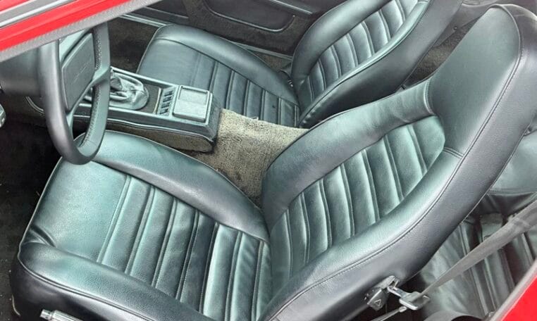 Porsche 924 Coupe Rood Met Zwart Stoffen Interieur 0