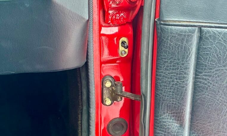 Porsche 924 Coupe Rood Met Zwart Stoffen Interieur 0