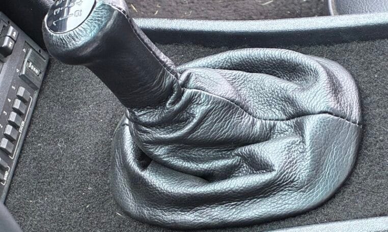 Porsche 924 Coupe Rood Met Zwart Stoffen Interieur 0