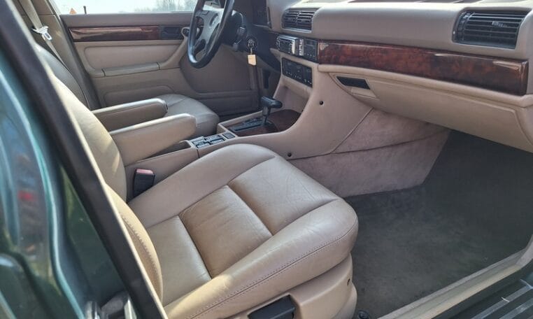 BMW 730i Aut. Donkergroen Met Beige Leder 0