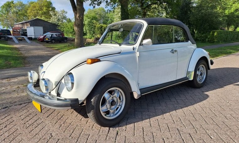 VW Kever 1303S Cabrio Wit Met Zwart Skai Interieur 0