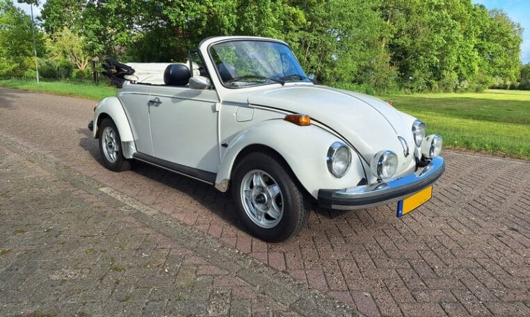 VW Kever 1303S Cabrio Wit Met Zwart Skai Interieur 0