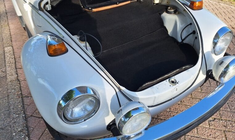 VW Kever 1303S Cabrio Wit Met Zwart Skai Interieur 0