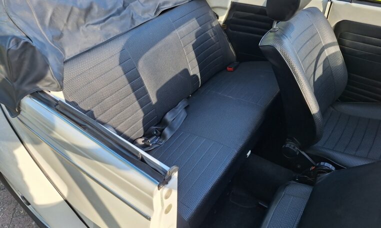 VW Kever 1303S Cabrio Wit Met Zwart Skai Interieur 0