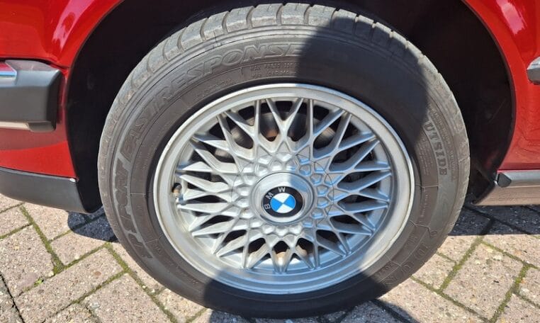 BMW 325i Cabrio E30 Weinrot Metallic 243000 Km Met Grijs Stof Interieur 0