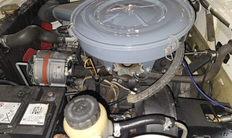 BMW 1802 Touring Wit 78000 Km Met Blauw Stof Interieur 0