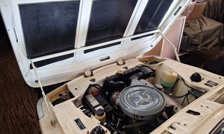 BMW 1802 Touring Wit 78000 Km Met Blauw Stof Interieur 0