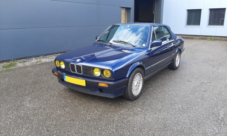 To's 1811001 BMW 320i Cabrio E30 Mauritiusblauw Zwart Leder 212000 Km 0