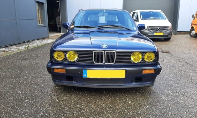 To's 1811001 BMW 320i Cabrio E30 Mauritiusblauw Zwart Leder 212000 Km 0