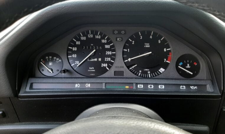 To's 1811001 BMW 320i Cabrio E30 Mauritiusblauw Zwart Leder 212000 Km 0