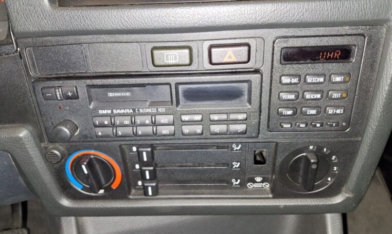 Oto's Voor BMW 325i Cabrio E30 M Tech II 114000 Km Lakzwart Met Zwart Leder 0