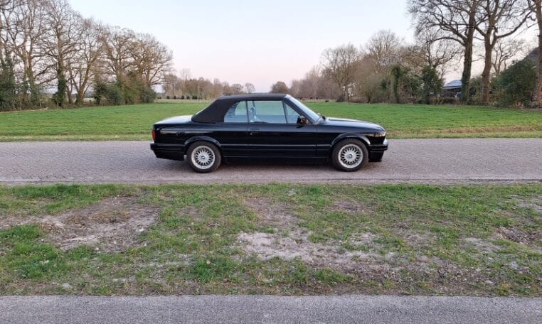 Oto's Voor BMW 325i Cabrio E30 M Tech II 114000 Km Lakzwart Met Zwart Leder 0