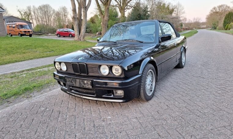 Oto's Voor BMW 325i Cabrio E30 M Tech II 114000 Km Lakzwart Met Zwart Leder 0