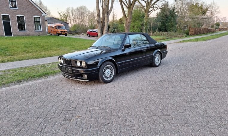 Oto's Voor BMW 325i Cabrio E30 M Tech II 114000 Km Lakzwart Met Zwart Leder 0