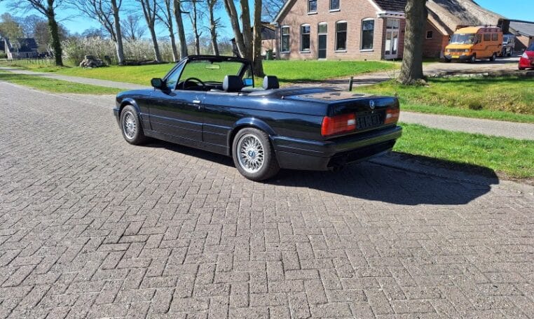 Oto's Voor BMW 325i Cabrio E30 M Tech II 114000 Km Lakzwart Met Zwart Leder 0