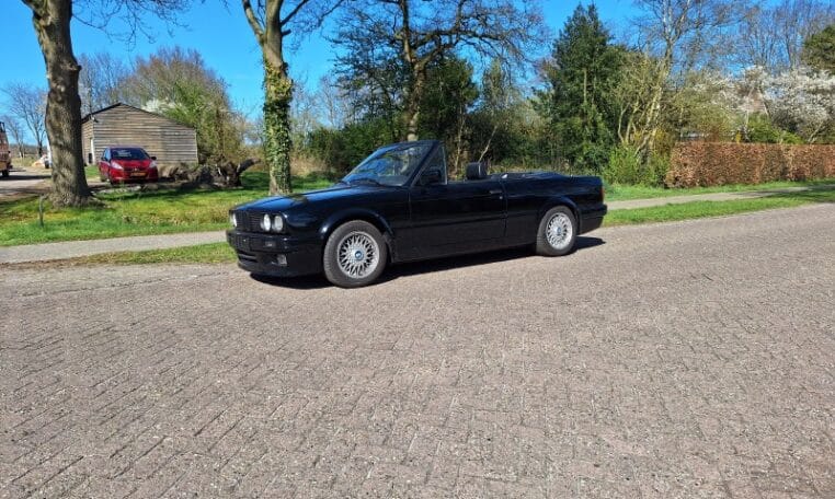 Oto's Voor BMW 325i Cabrio E30 M Tech II 114000 Km Lakzwart Met Zwart Leder 0