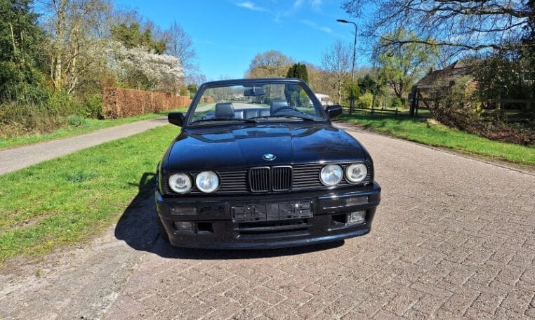 Oto's Voor BMW 325i Cabrio E30 M Tech II 114000 Km Lakzwart Met Zwart Leder 0