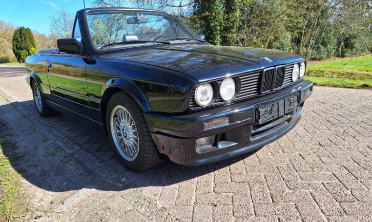 Oto's Voor BMW 325i Cabrio E30 M Tech II 114000 Km Lakzwart Met Zwart Leder 0