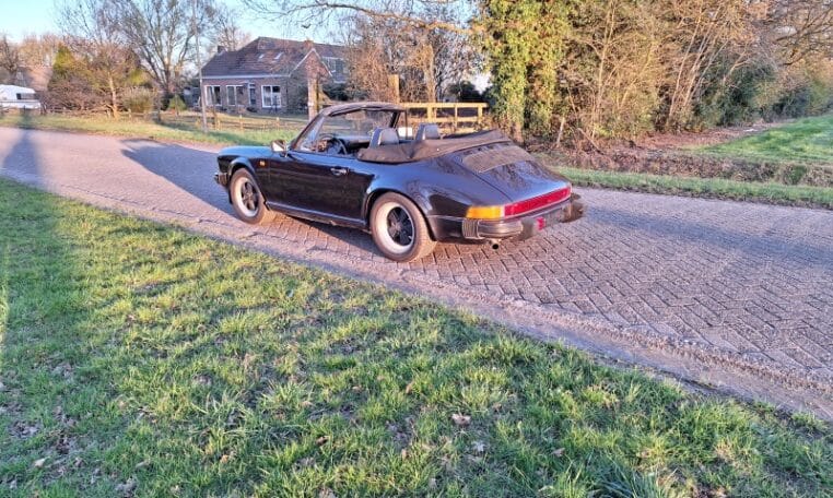 Oto's Voor Porsche 3.0 SC Cabrio Zwart Met Zwart Lederen Sportstoelen 163000 Km 0