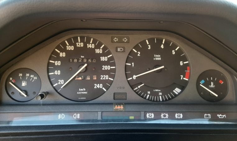 BMW 325i Cabrio E30 Zinnoberrood 182000 Km Grijs Stof Hahnentritt Interieur