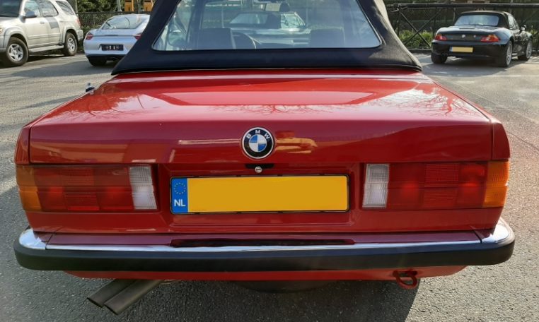 BMW 325i Cabrio E30 Zinnoberrood 182000 Km Grijs Stof Hahnentritt Interieur