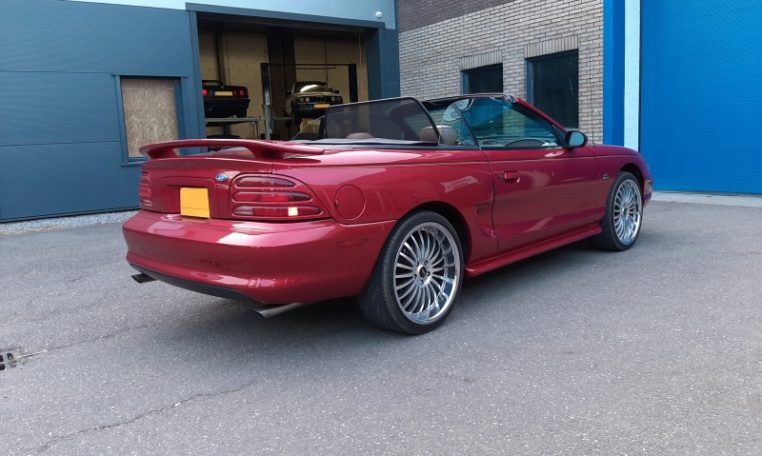 Ford Mustang GT 5.0 HO Cabrio Bordeauxrood 96000 Mijl