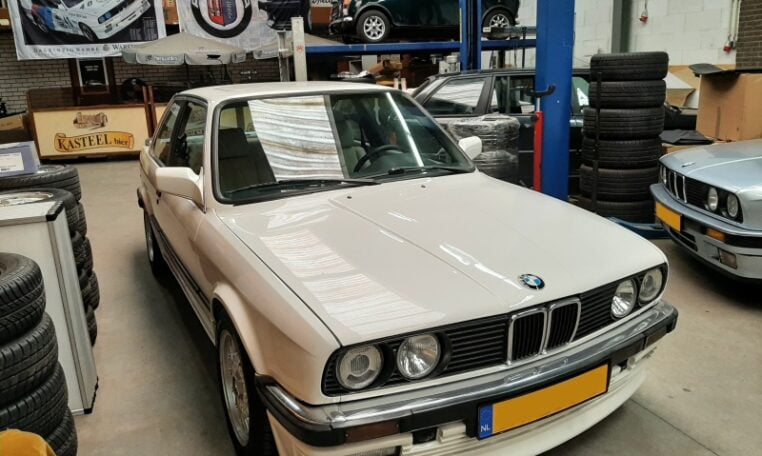 BMW 325i Coupé E30 Wit 111000 Km Spoilerpakket