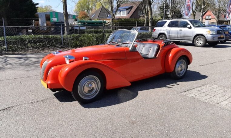 Burton Rood Met Zwart Interieur 12908 Km