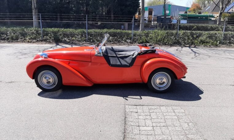 Burton Rood Met Zwart Interieur 12908 Km