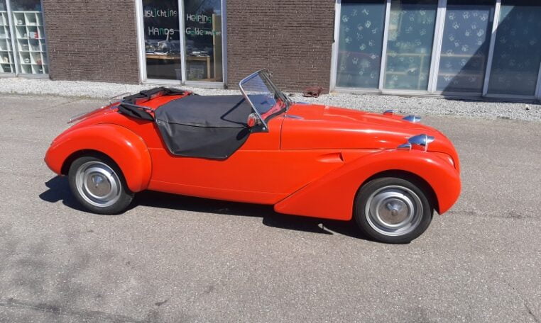 Burton Rood Met Zwart Interieur 12908 Km