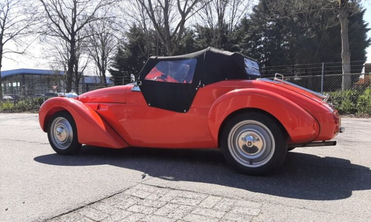 Burton Rood Met Zwart Interieur 12908 Km