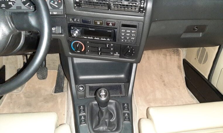 BMW 325i Cabrio E30 Diamantzwart Beige Leder 151000 Km