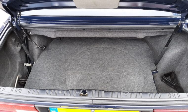 BMW 318i Cabrio E30 Donkerblauw Met Beige Leder 219000 Km