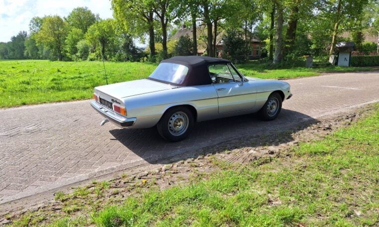 Alfa Romeo Spider 1600 Coda Tronca Zilver Met Rood Leder 0