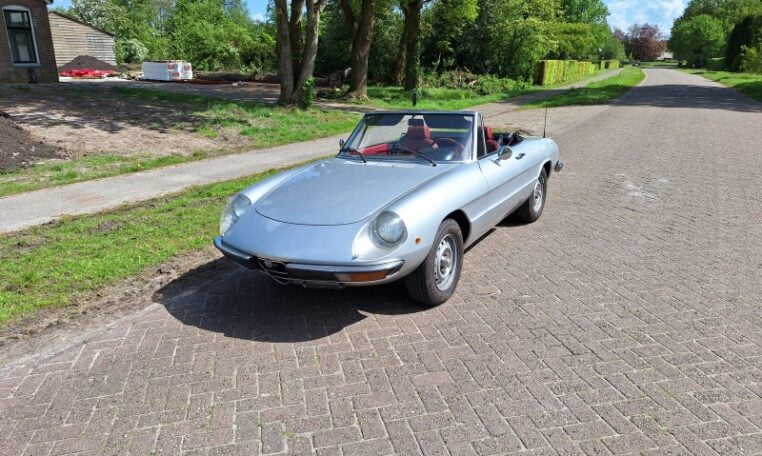 Alfa Romeo Spider 1600 Coda Tronca Zilver Met Rood Leder 0