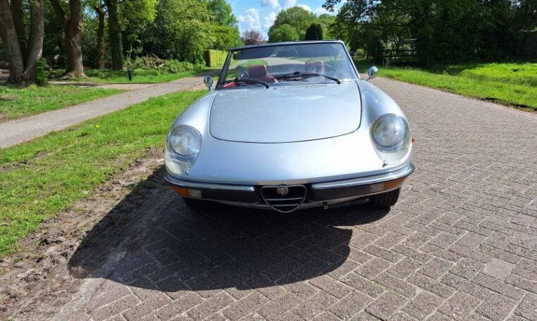 Alfa Romeo Spider 1600 Coda Tronca Zilver Met Rood Leder 0